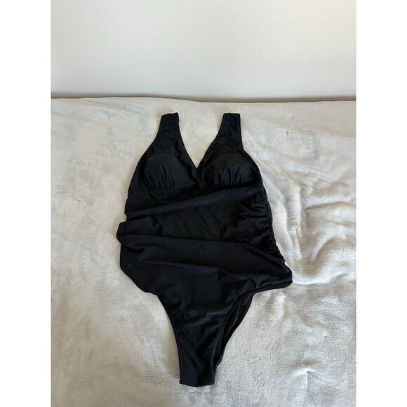 Aqua Eve Women’s Black V-Neck Ruched One Piece Swimsuit Size XXL - Picture 2 of 5
